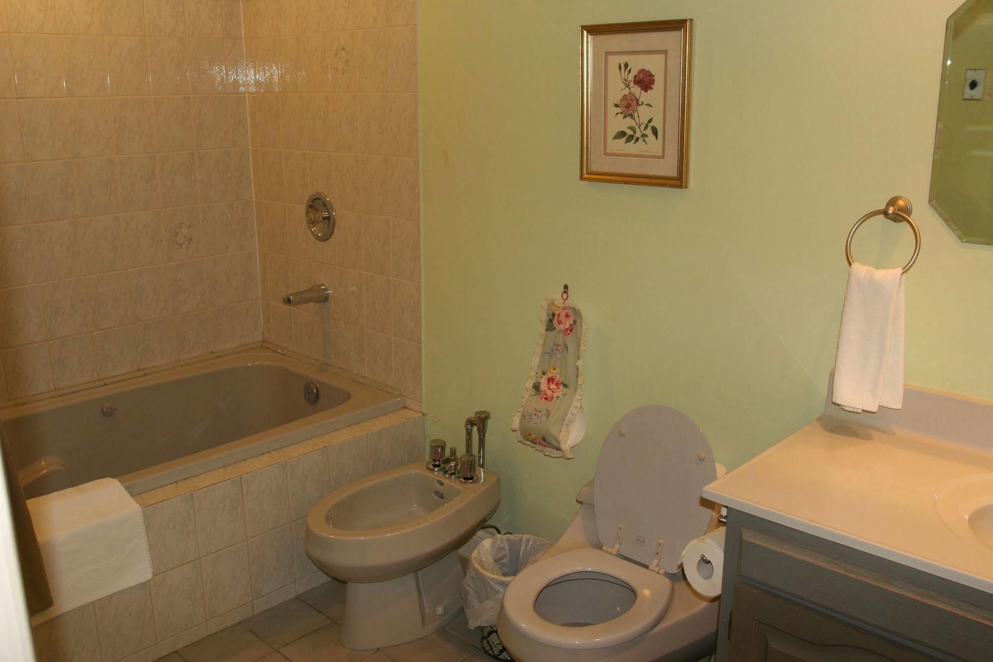 Bed & Breakfast Niagara Classic Inn 3*