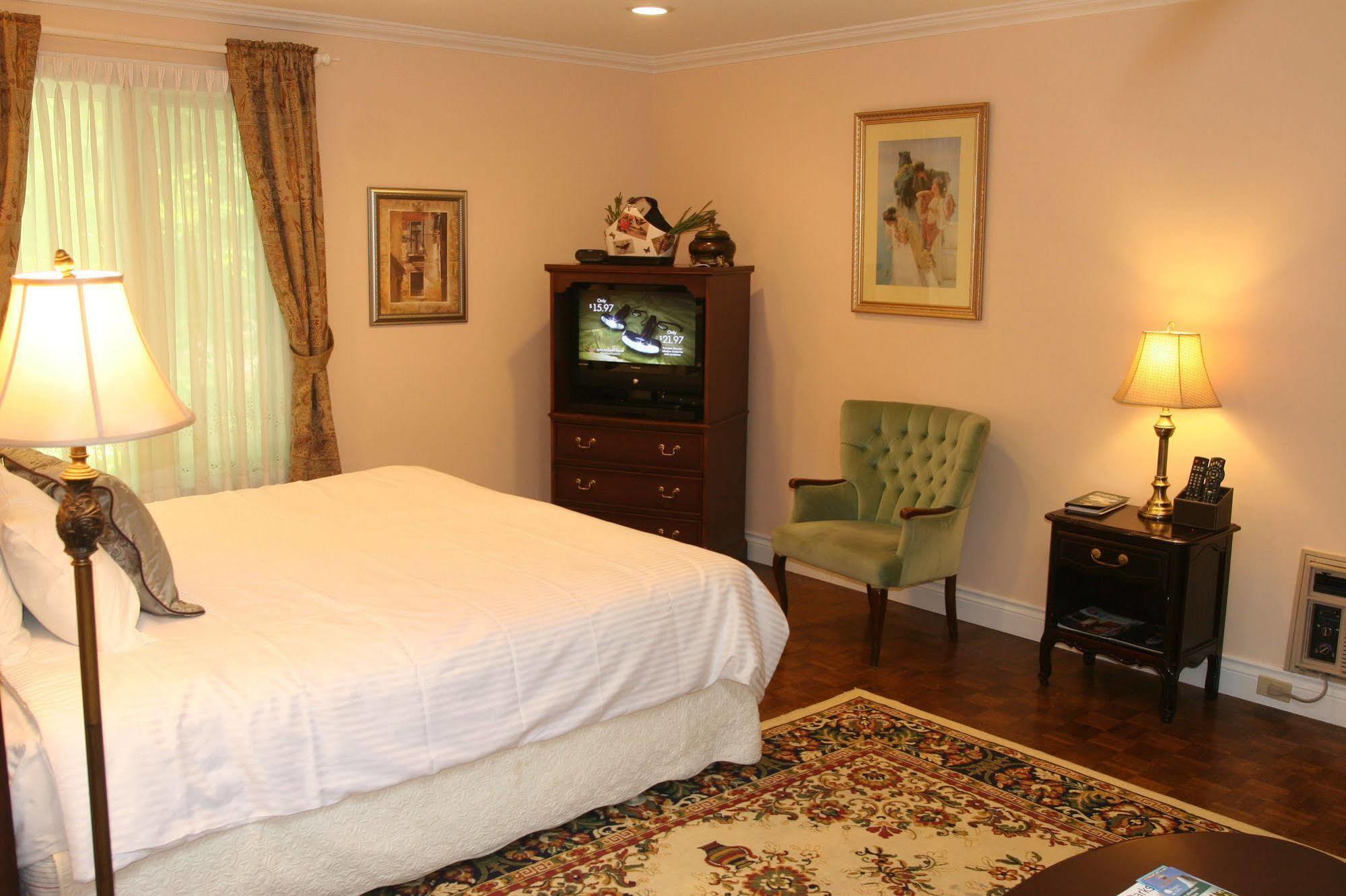 Bed & Breakfast Niagara Classic Inn