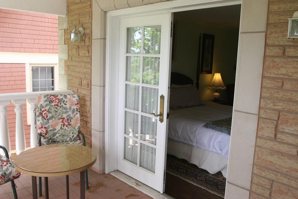 Bed & Breakfast Niagara Classic Inn
