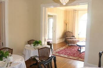 Bed & Breakfast Niagara Classic Inn 3*