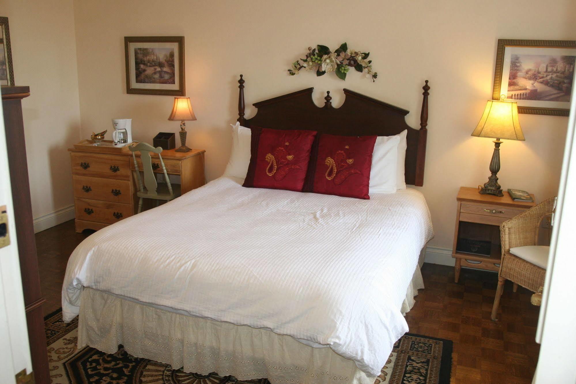 Bed & Breakfast Niagara Classic Inn 3*