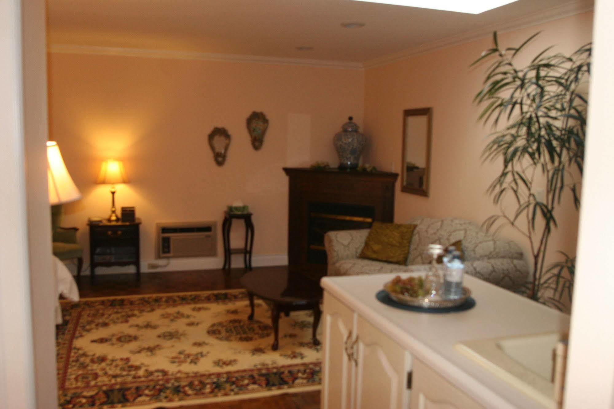 Niagara Classic Inn Bed & Breakfast Niagara Falls