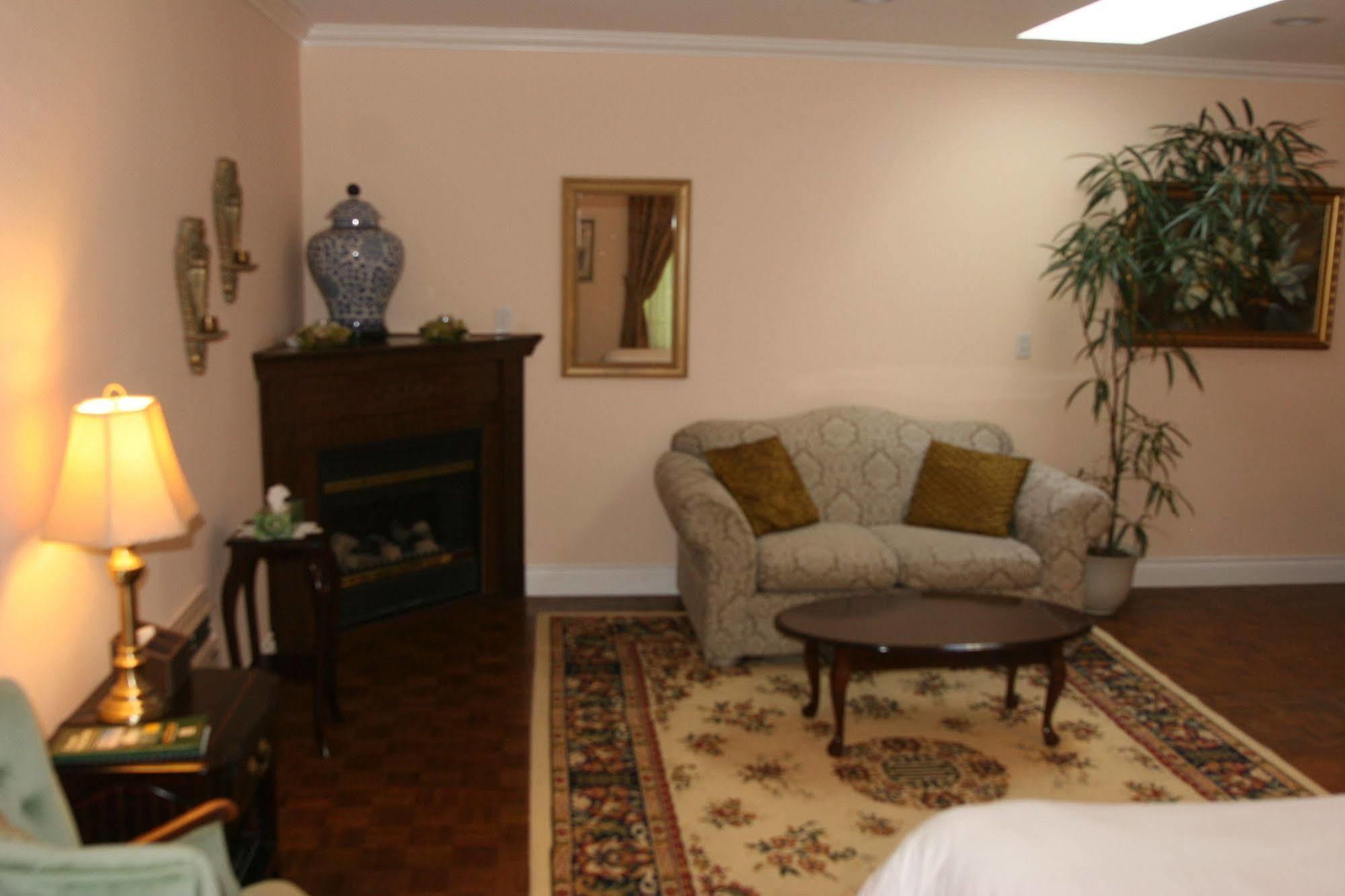 Bed & Breakfast Niagara Classic Inn