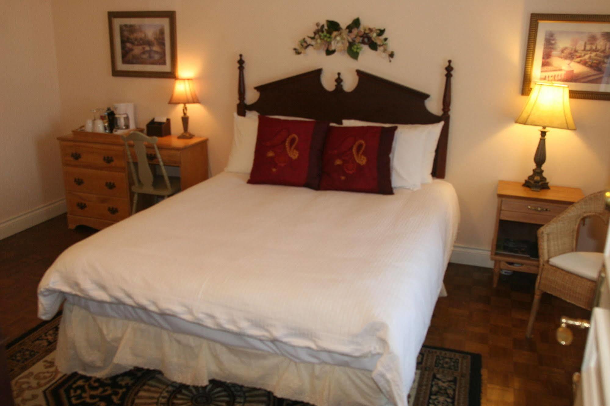 Bed & Breakfast Niagara Classic Inn 3*